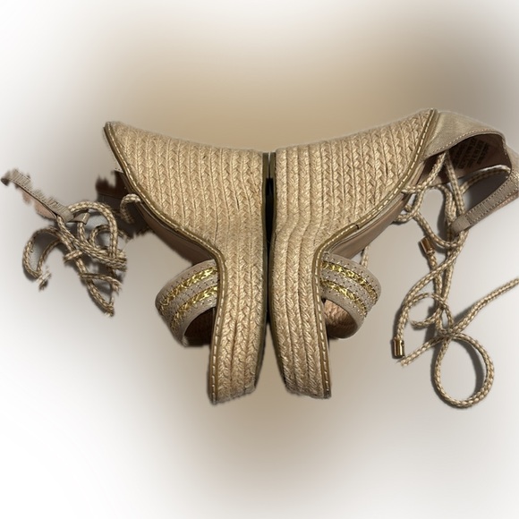 💋STUDIO F 💋Sexy💋Wedge Sandals💋 Sz: 39💋beige & gold - Picture 8 of 11